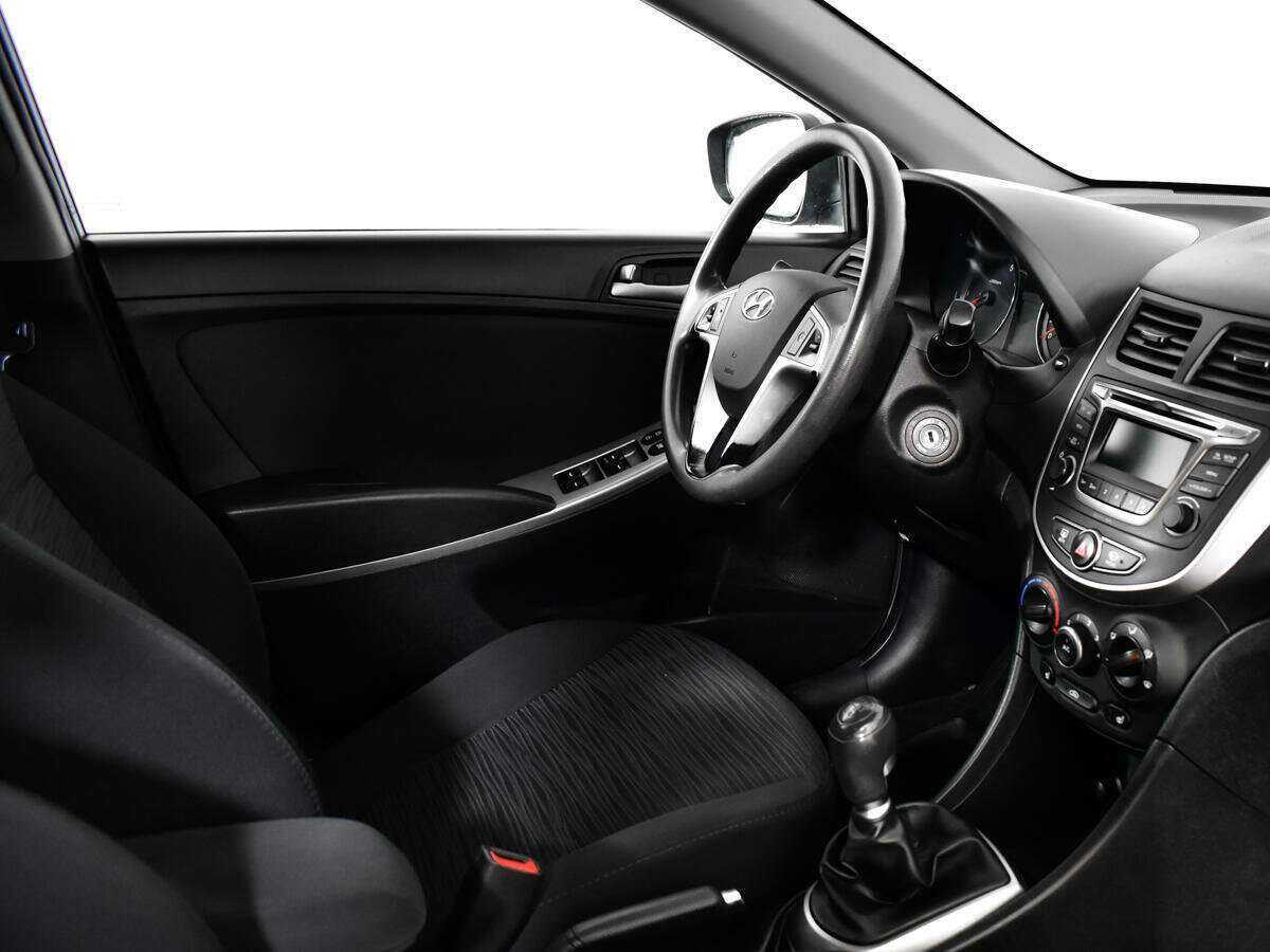 Купить Hyundai Solaris с пробегом. Фото: #8