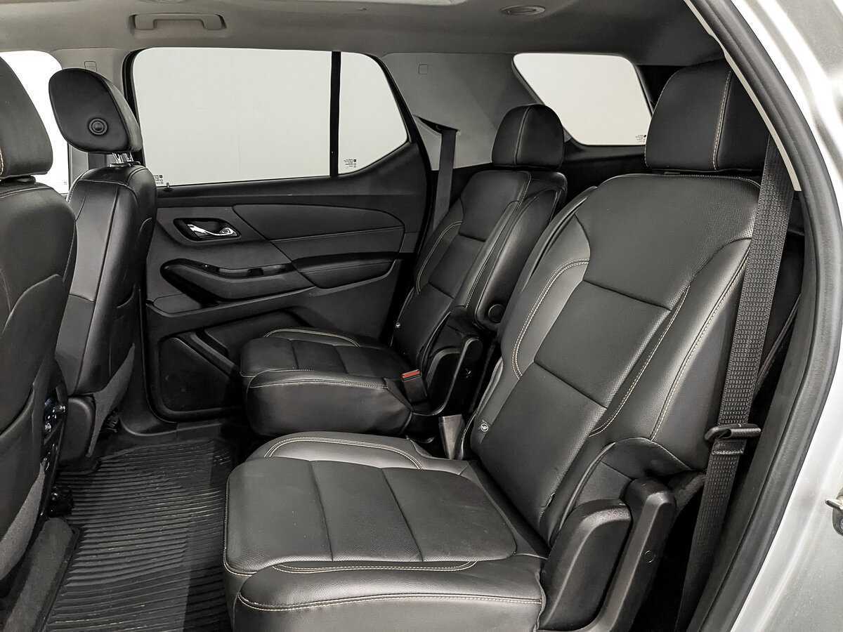 Купить Chevrolet Traverse с пробегом. Фото: #17