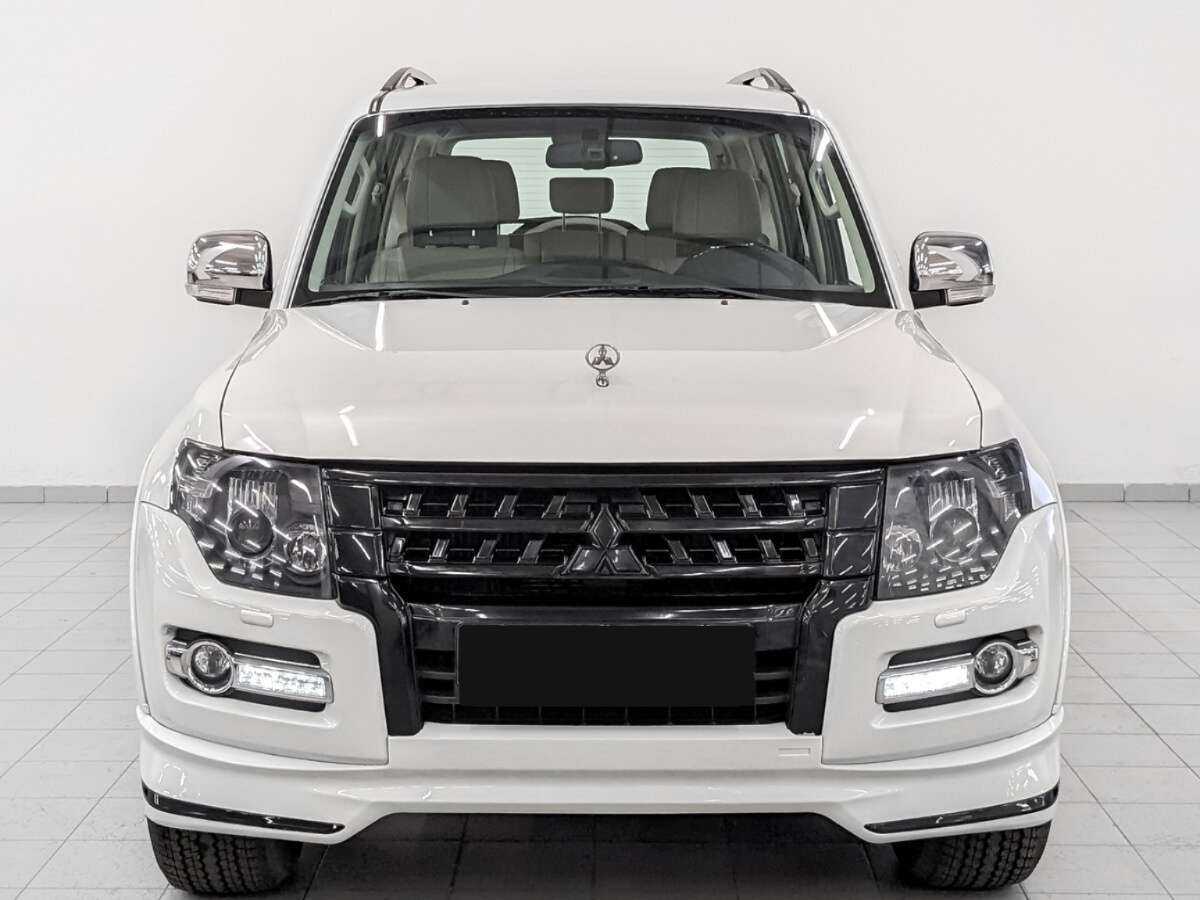 Купить Mitsubishi Pajero с пробегом. Фото: #1