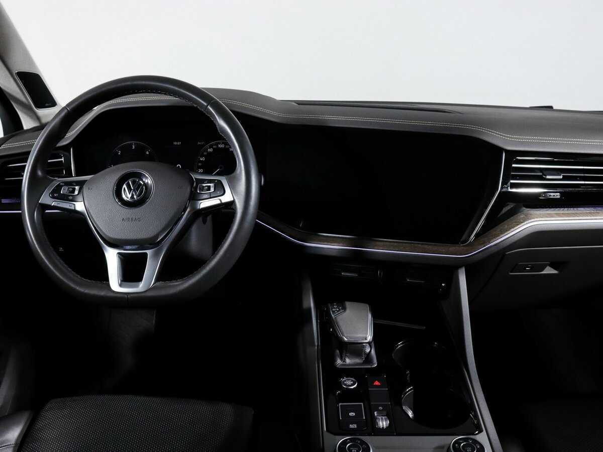 Купить Volkswagen Touareg с пробегом. Фото: #11