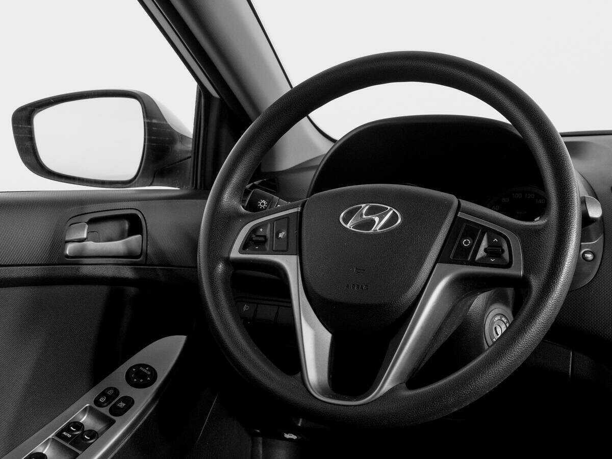 Купить Hyundai Solaris с пробегом. Фото: #13