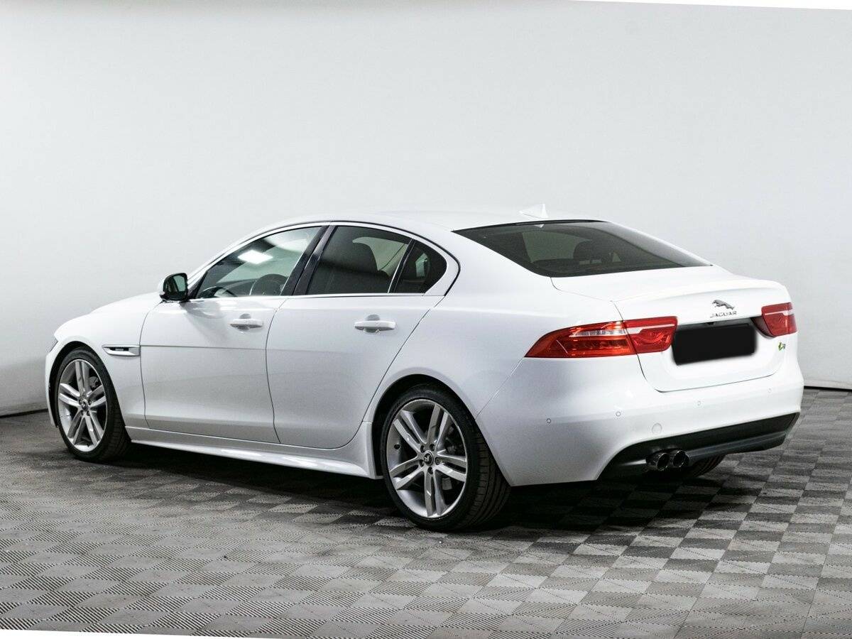 Купить Jaguar XE с пробегом. Фото: #6