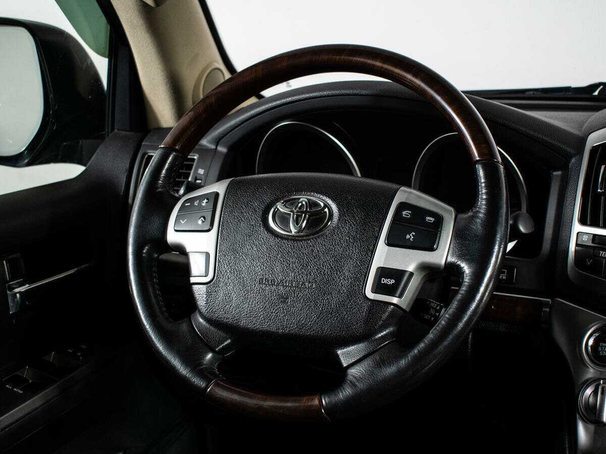 Купить Toyota Land Cruiser с пробегом. Фото: #13