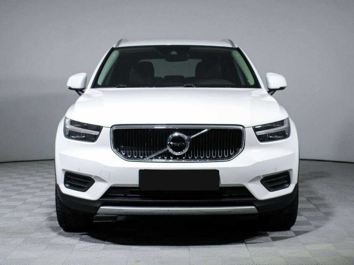 Купить Volvo XC40 с пробегом. Фото: #1