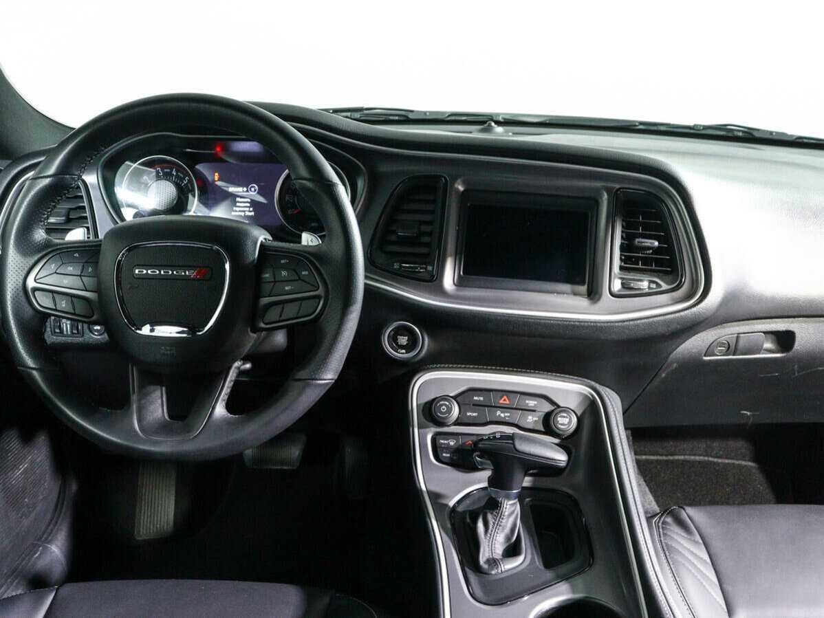 Купить Dodge Challenger с пробегом. Фото: #10