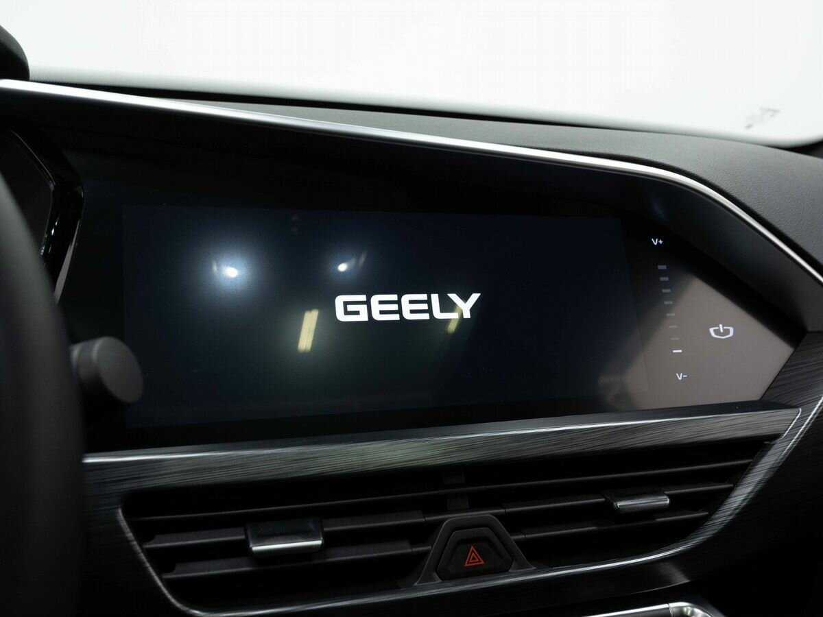 Купить Geely Tugella с пробегом. Фото: #25