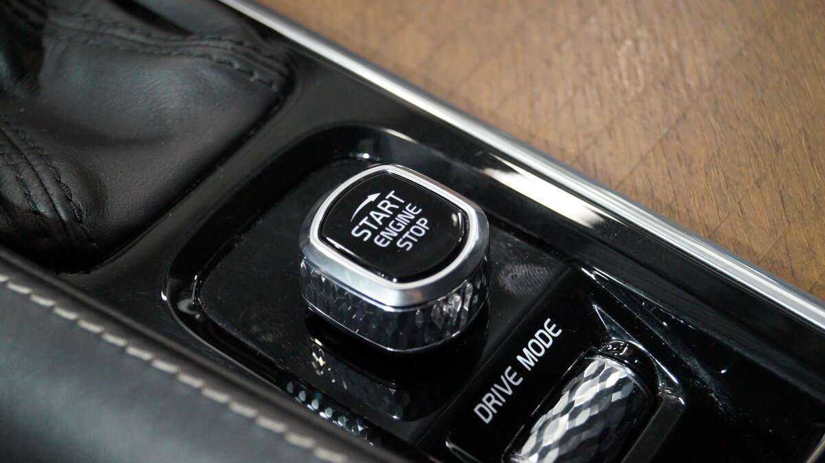 Купить Volvo XC90 с пробегом. Фото: #21
