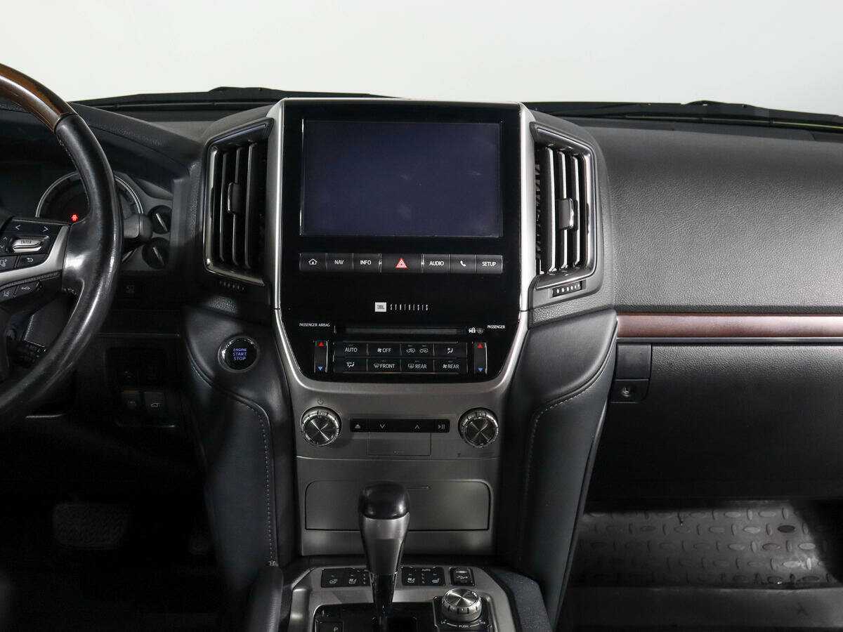Купить Toyota Land Cruiser с пробегом. Фото: #10