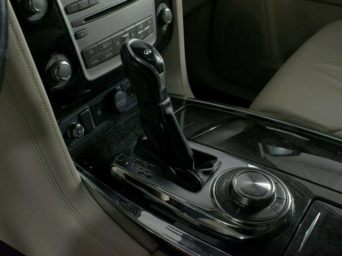 Купить Infiniti QX80 с пробегом. Фото: #23