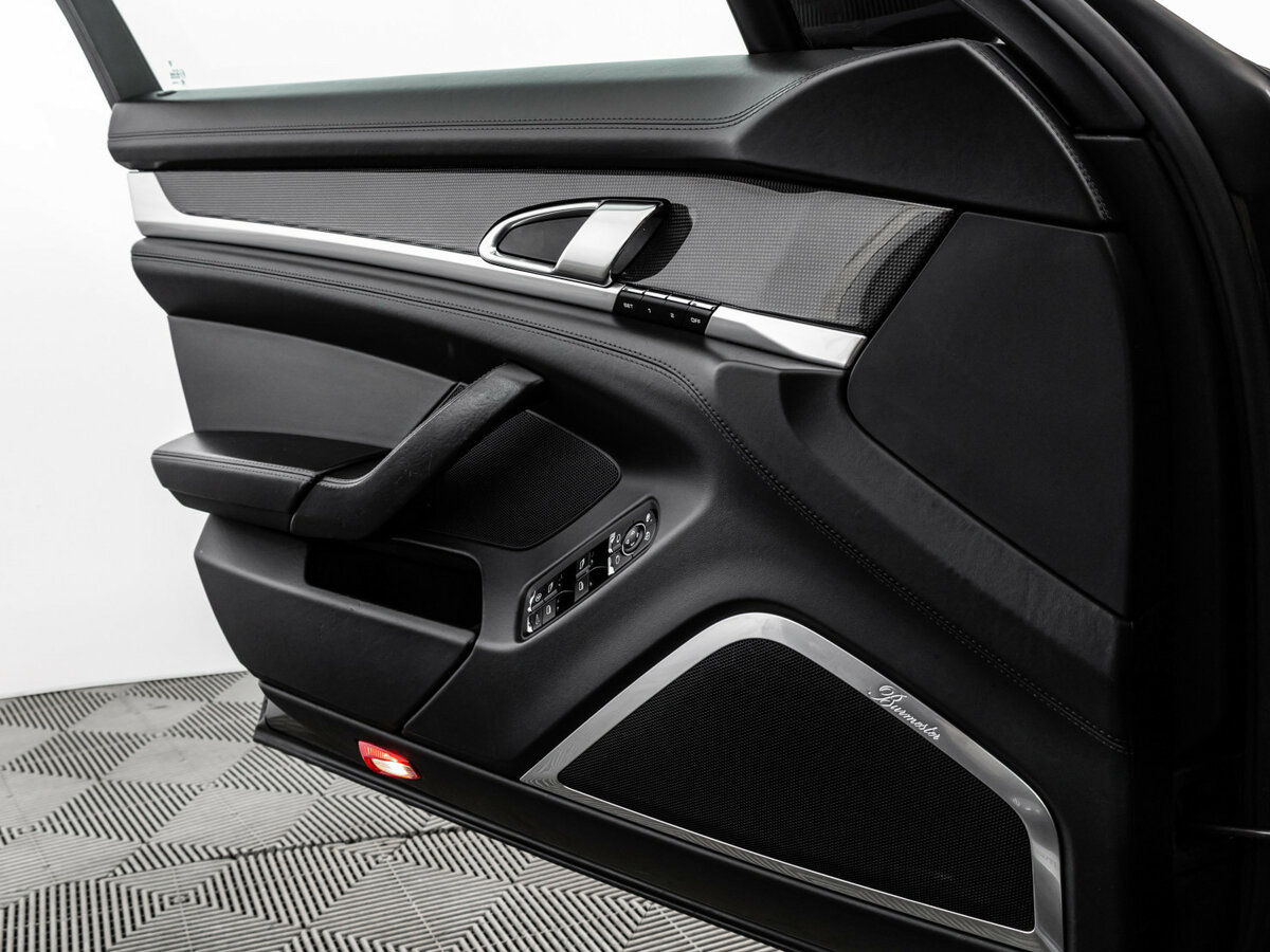 Купить Porsche Panamera с пробегом. Фото: #24