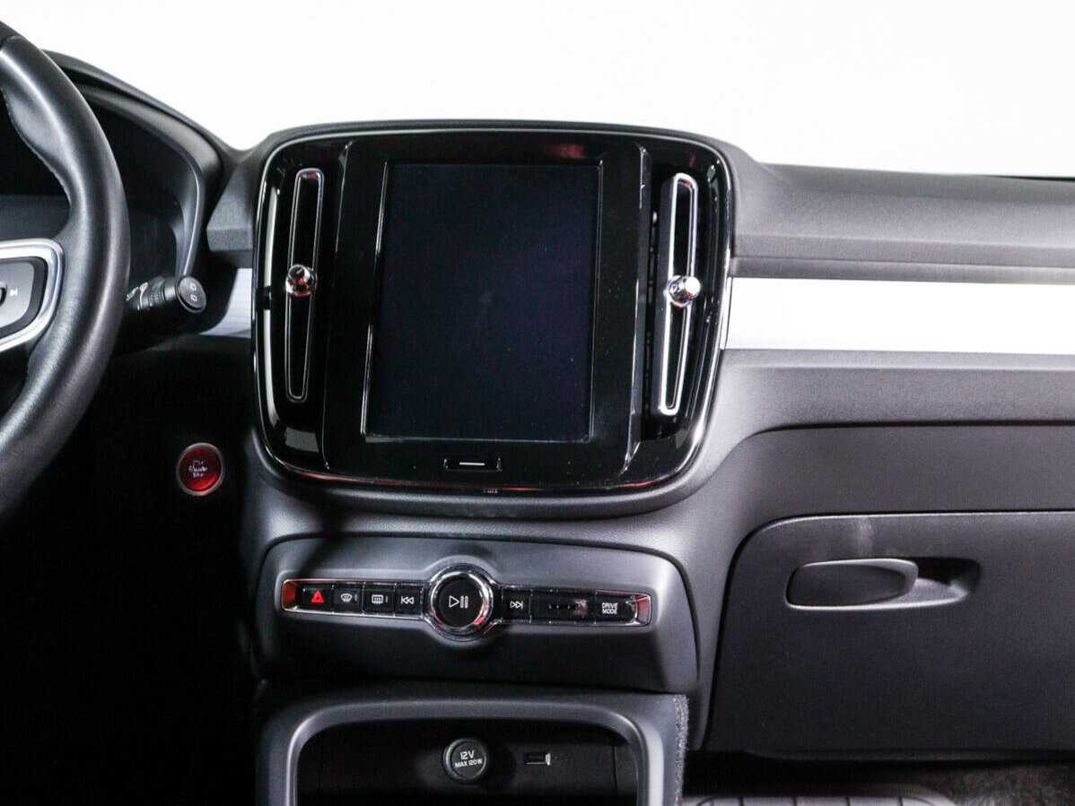 Купить Volvo XC40 с пробегом. Фото: #10