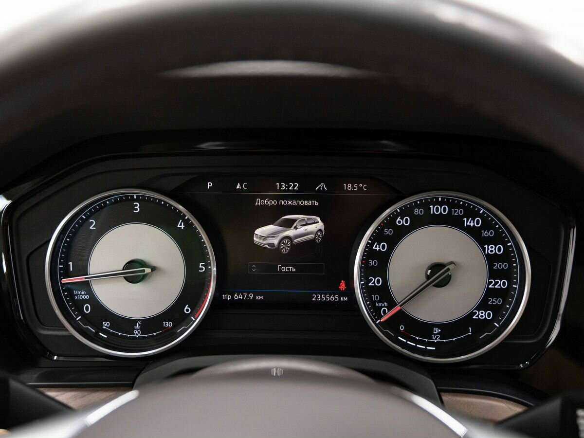 Купить Volkswagen Touareg с пробегом. Фото: #14