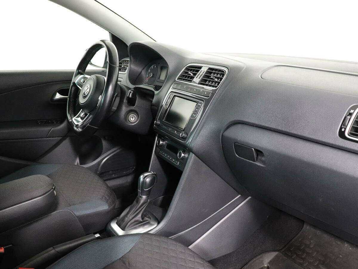 Купить Volkswagen Polo с пробегом. Фото: #6