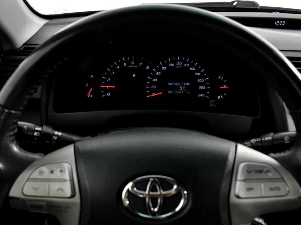 Купить Toyota Camry с пробегом. Фото: #10