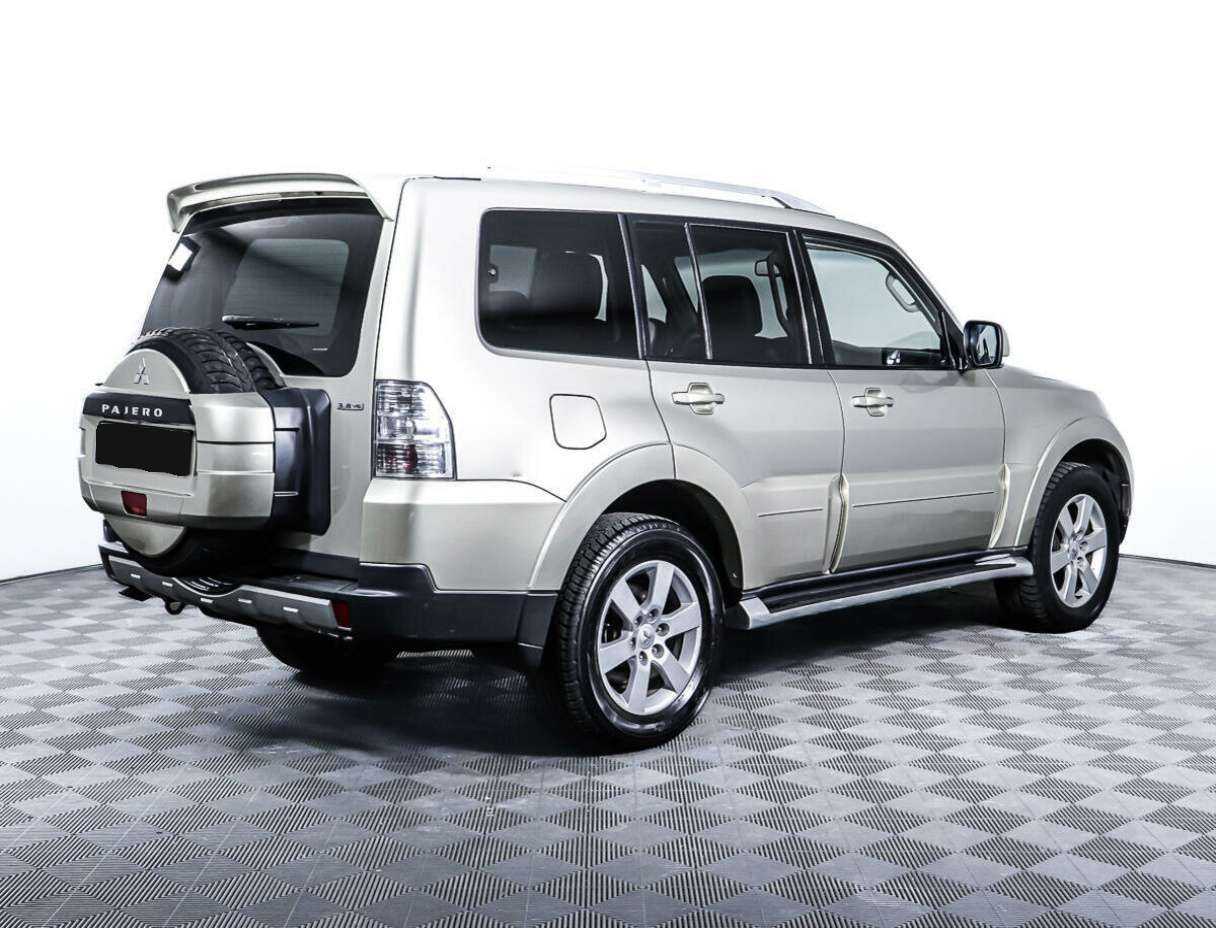 Купить Mitsubishi Pajero с пробегом. Фото: #4