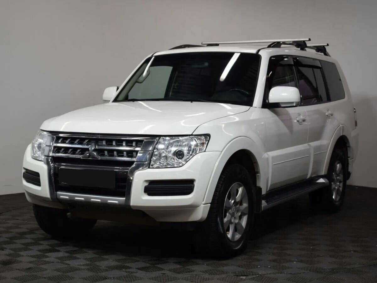 Купить Mitsubishi Pajero с пробегом. Посмотреть фото