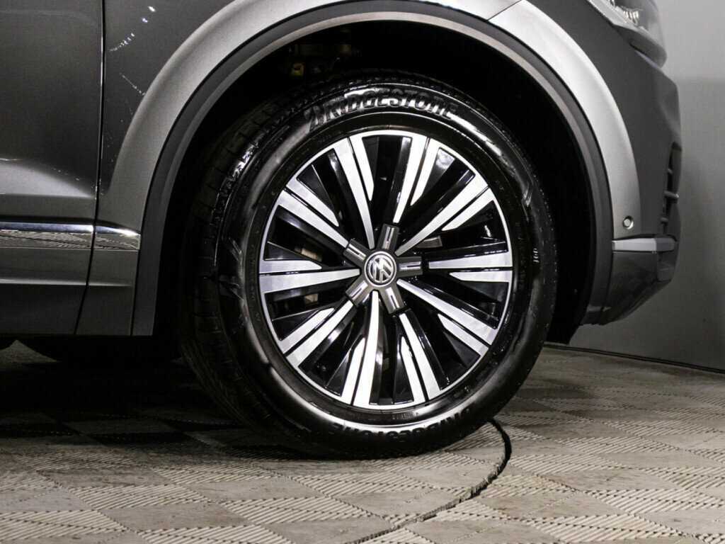 Купить Volkswagen Touareg с пробегом. Фото: #28