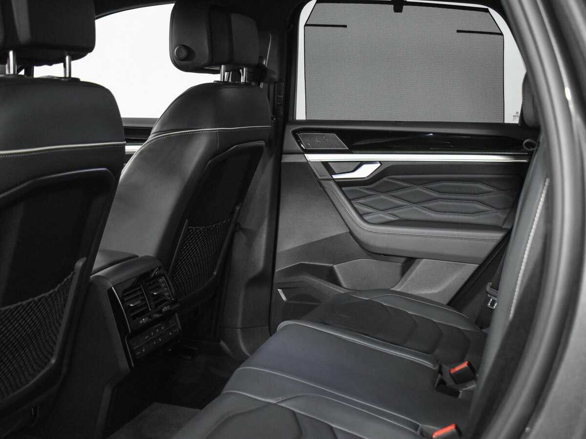 Купить Volkswagen Touareg с пробегом. Фото: #10