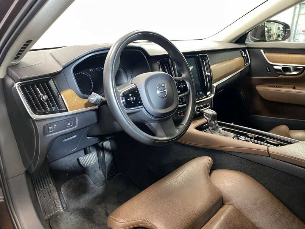 Купить Volvo S90 с пробегом. Фото: #5