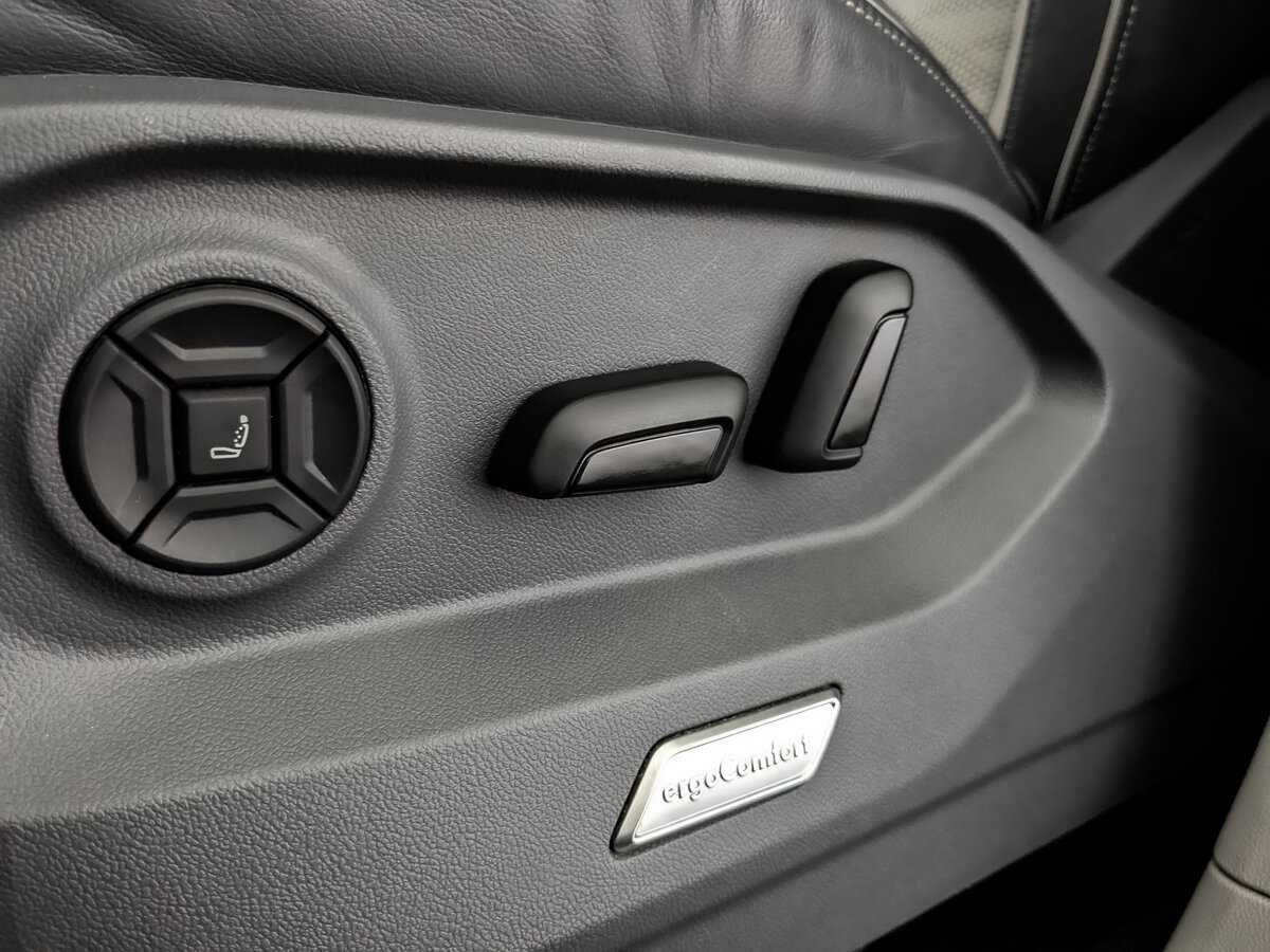 Купить Volkswagen Touareg с пробегом. Фото: #18