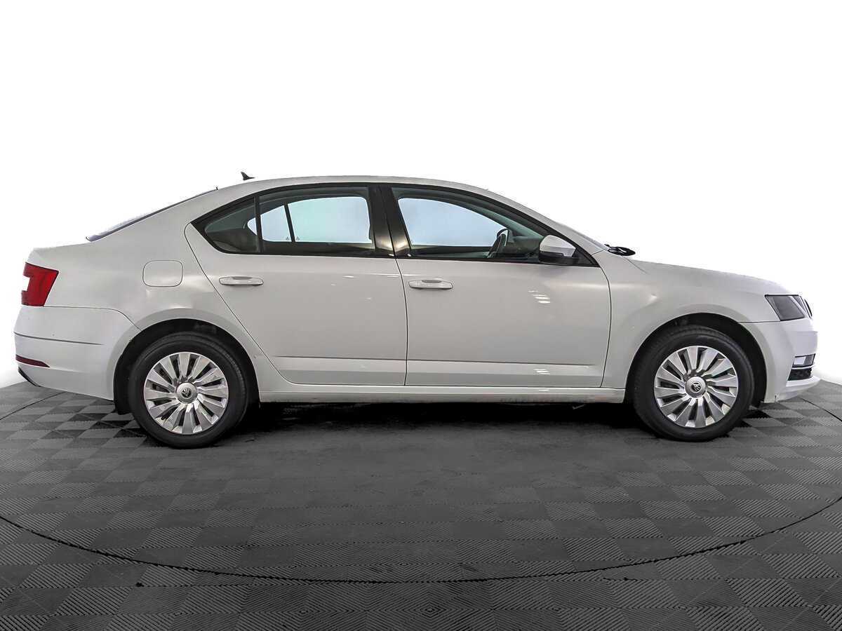 Купить Skoda Octavia с пробегом. Фото: #3
