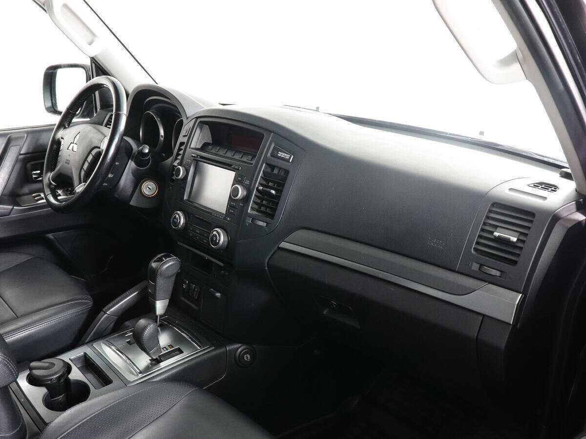 Купить Mitsubishi Pajero с пробегом. Фото: #9