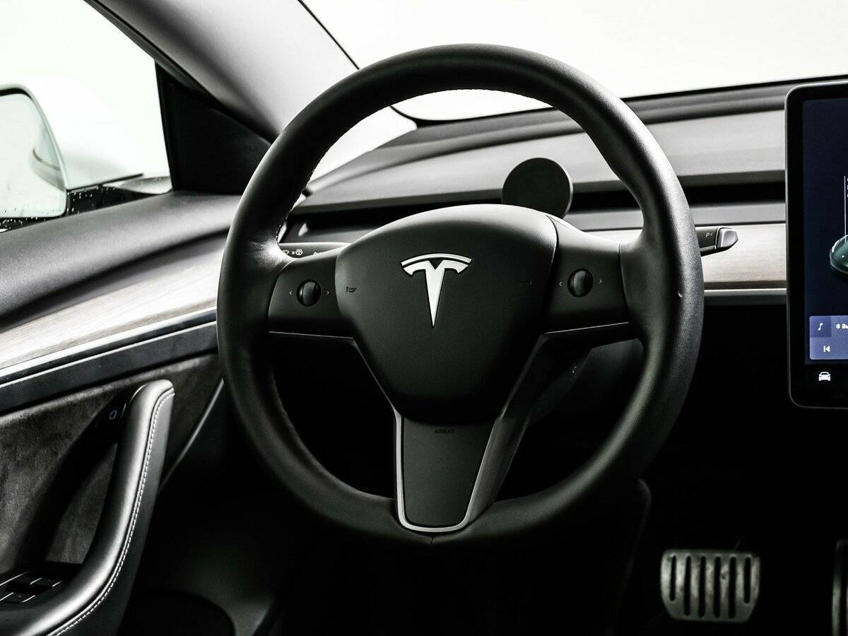 Купить Tesla Model 3 с пробегом. Фото: #15