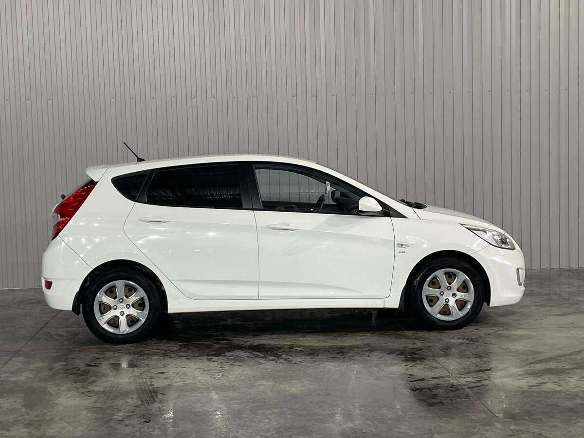 Купить Hyundai Solaris с пробегом. Фото: #3
