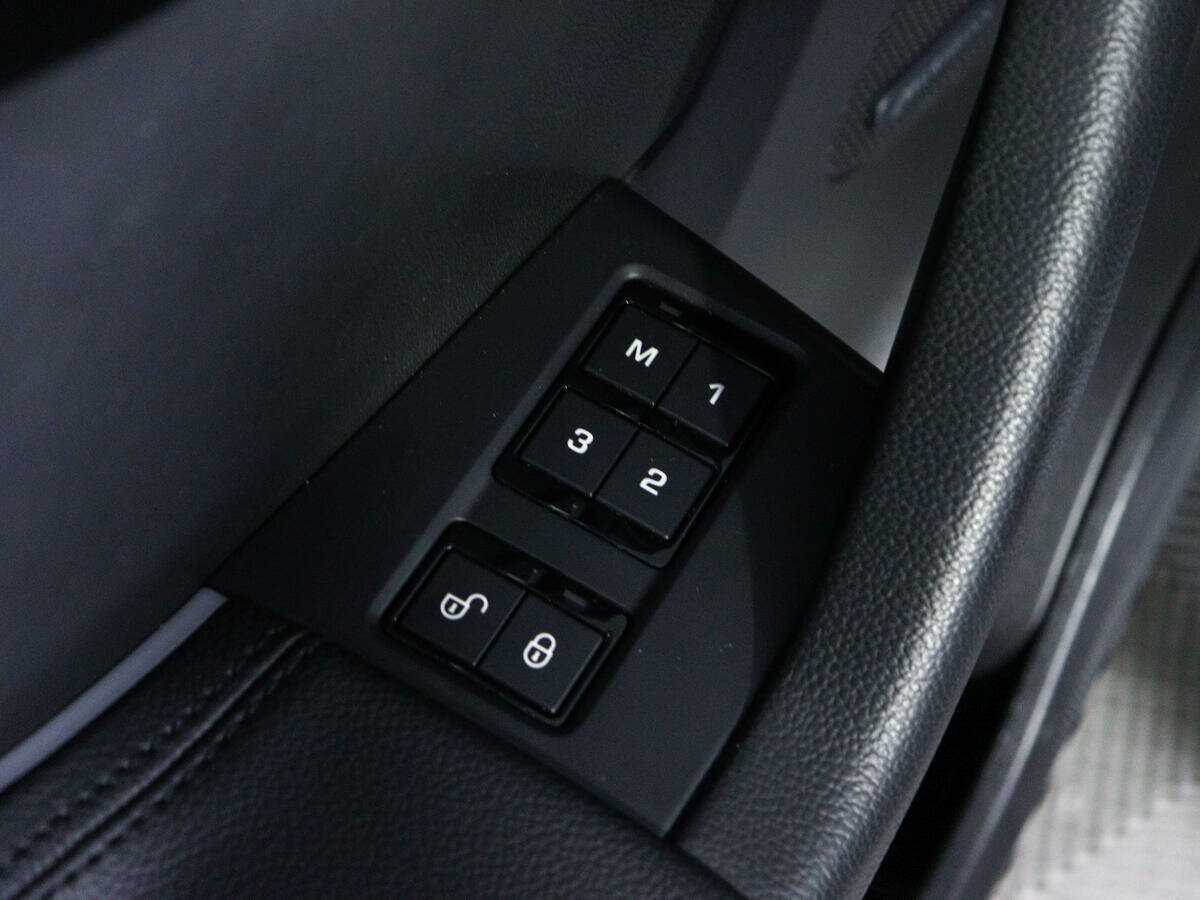 Купить Jaguar F-Pace с пробегом. Фото: #15