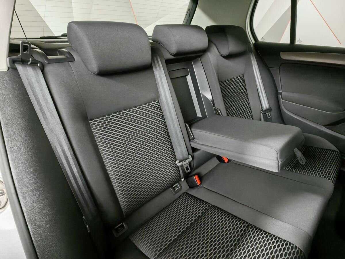 Купить Volkswagen Golf с пробегом. Фото: #10