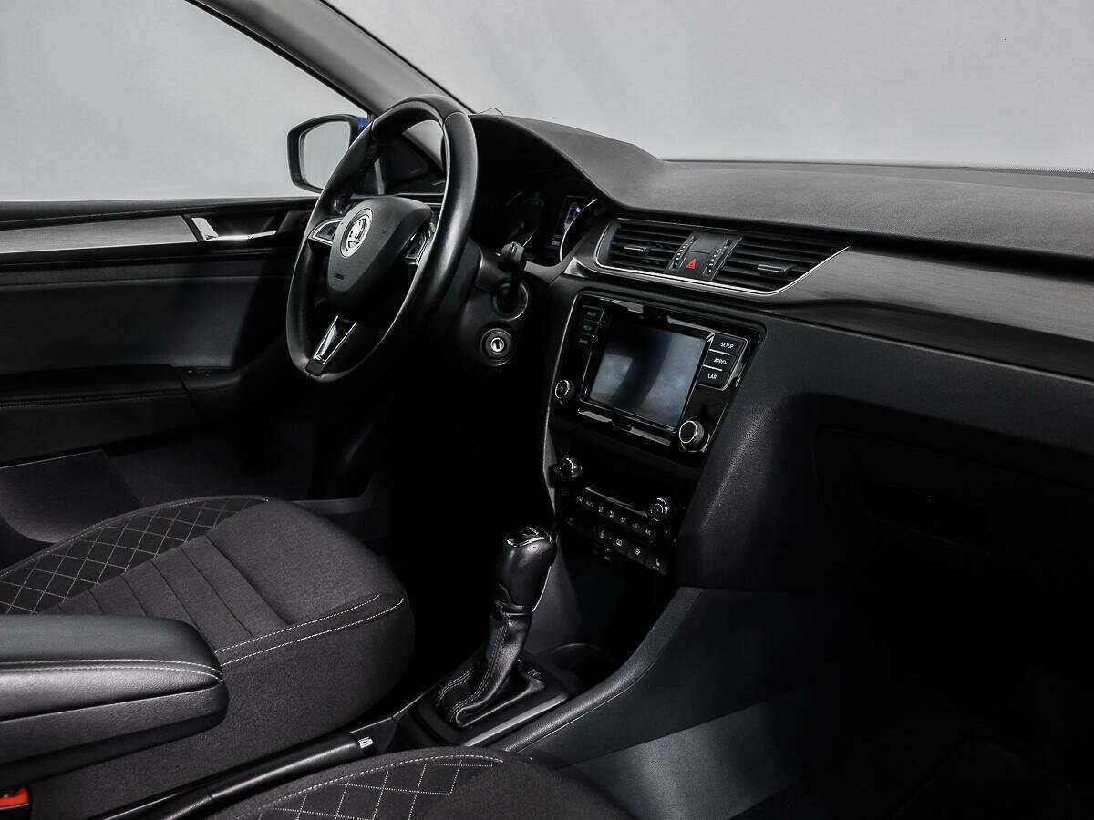 Купить Skoda Rapid с пробегом. Фото: #10