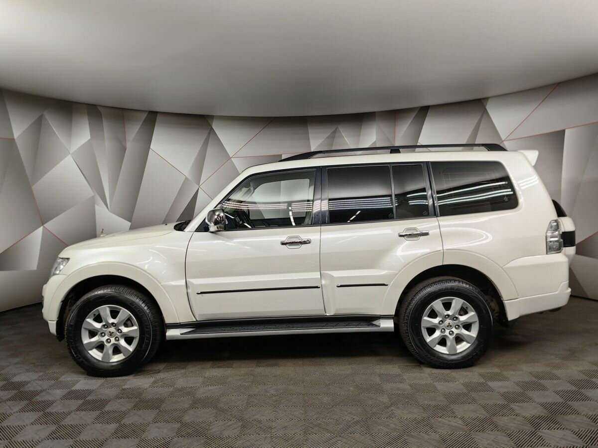 Купить Mitsubishi Pajero с пробегом. Фото: #4