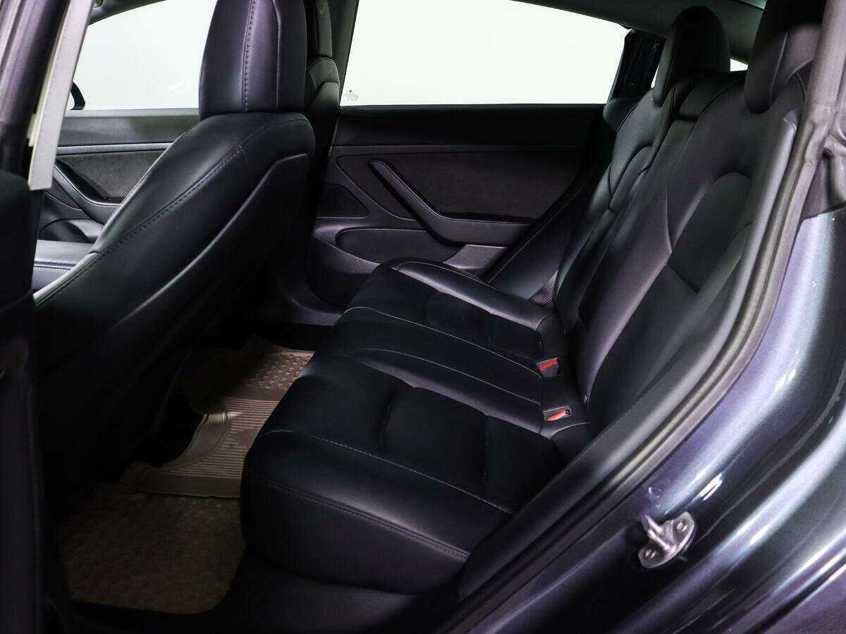 Купить Tesla Model 3 с пробегом. Фото: #7