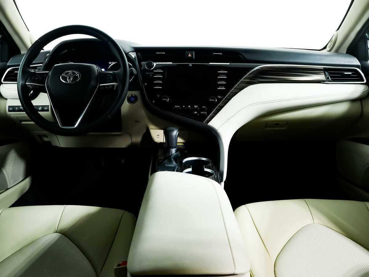 Купить Toyota Camry с пробегом. Фото: #10