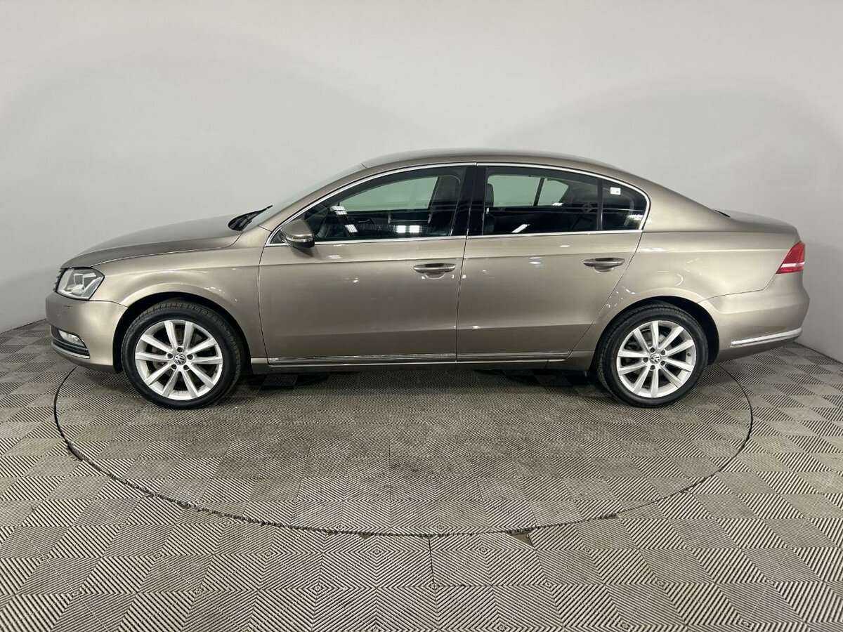 Купить Volkswagen Passat с пробегом. Фото: #4