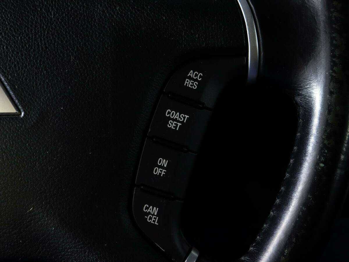 Купить Mitsubishi Pajero с пробегом. Фото: #17
