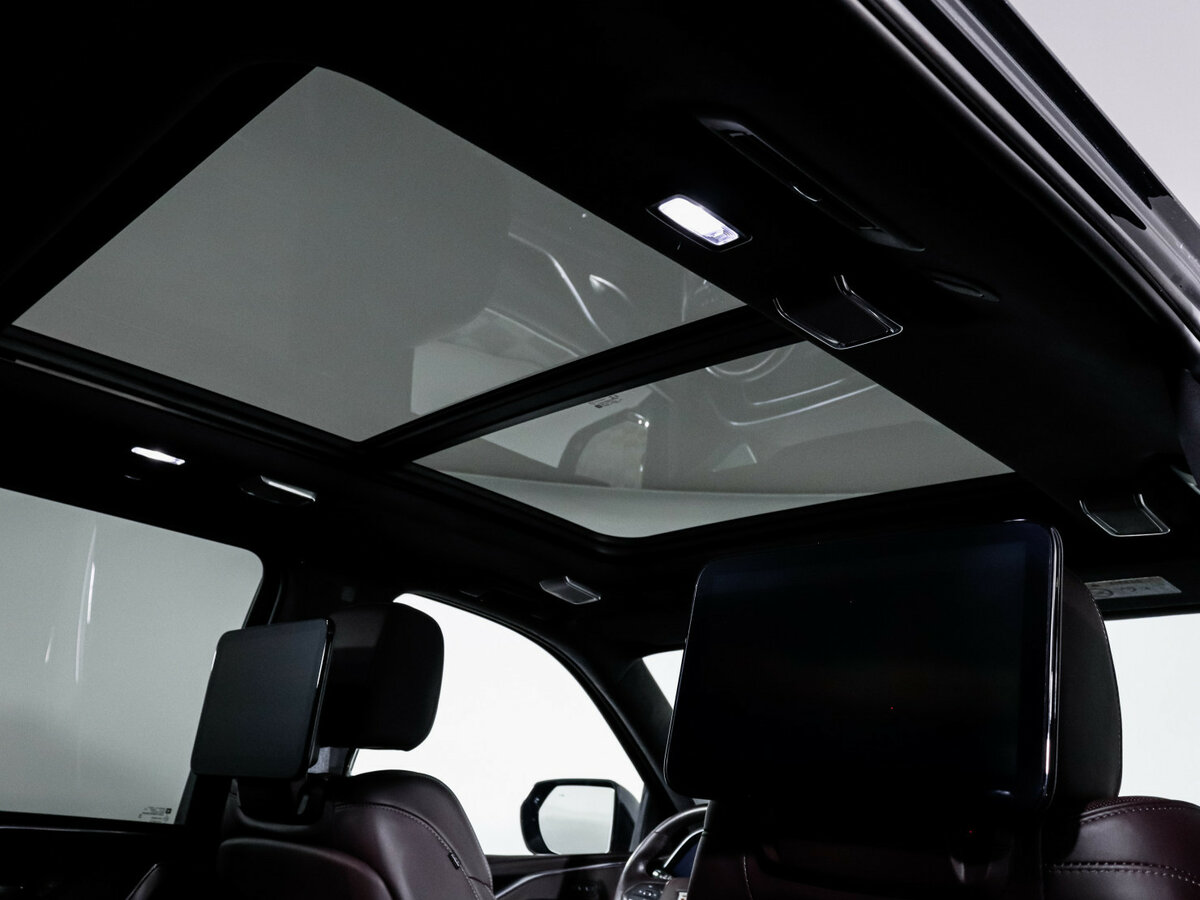Купить Cadillac Escalade с пробегом. Фото: #18