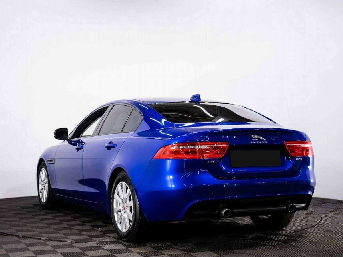 Купить Jaguar XE с пробегом. Фото: #3