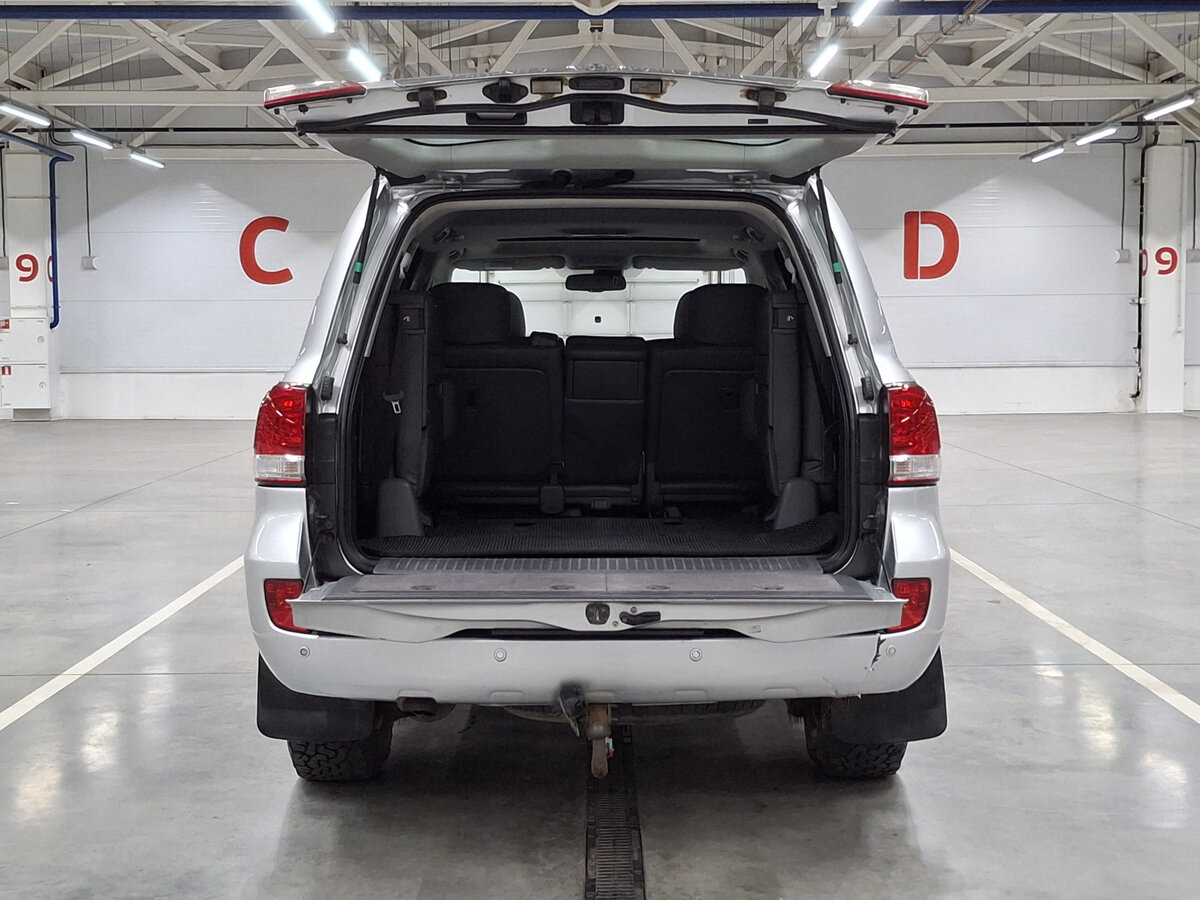 Купить Toyota Land Cruiser с пробегом. Фото: #9