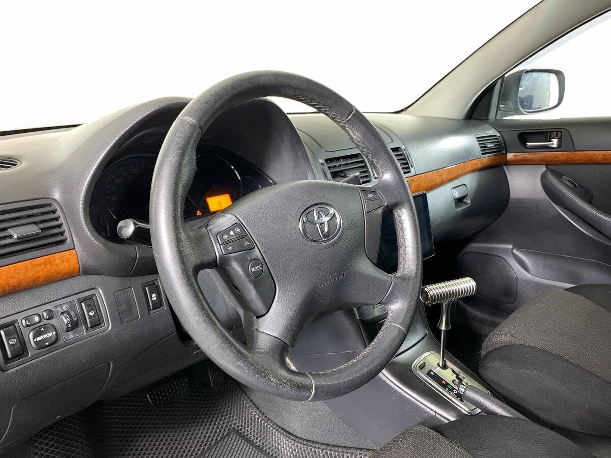 Купить Toyota Avensis с пробегом. Фото: #10