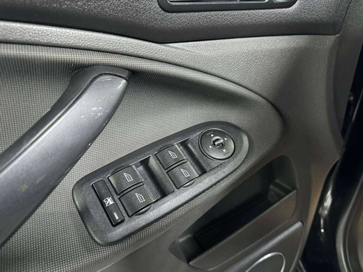 Купить Ford Kuga с пробегом. Фото: #5