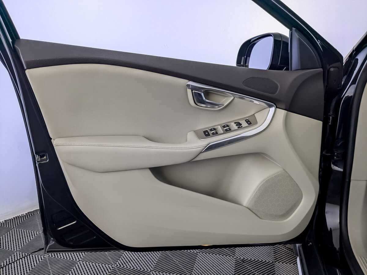 Купить Volvo V40 с пробегом. Фото: #18