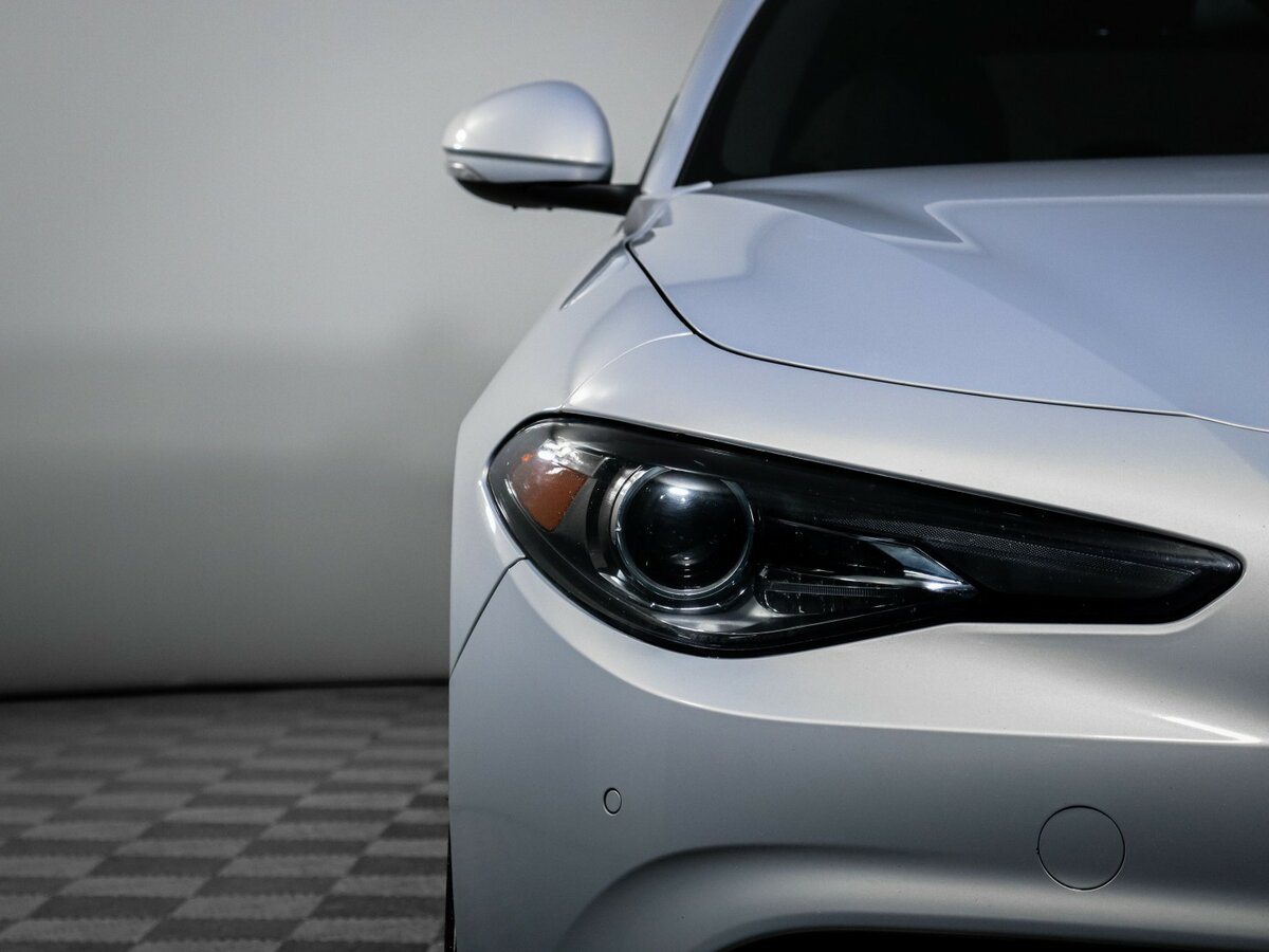 Купить Alfa Romeo Giulia с пробегом. Фото: #14