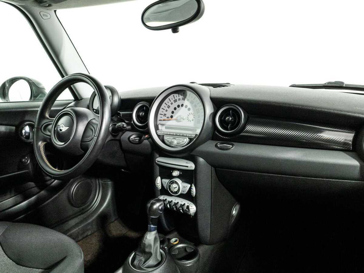 Купить Mini Hatch с пробегом. Фото: #8
