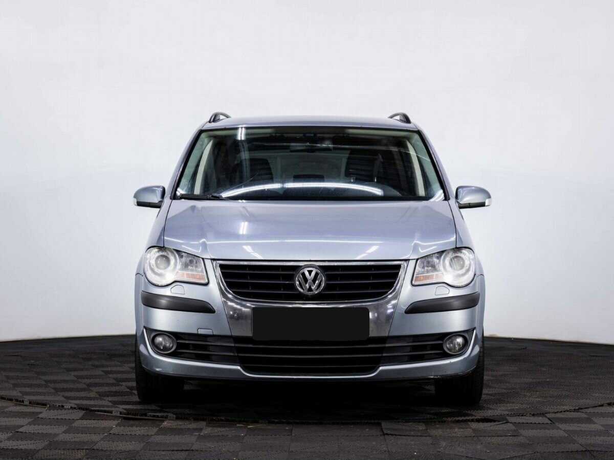 Купить Volkswagen Touran с пробегом. Фото: #1