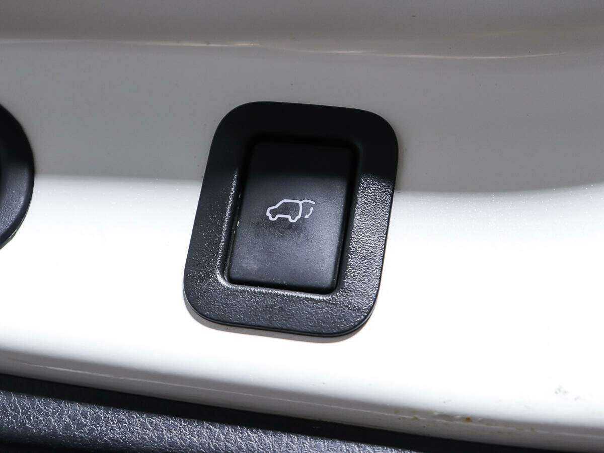 Купить Toyota Highlander с пробегом. Фото: #25