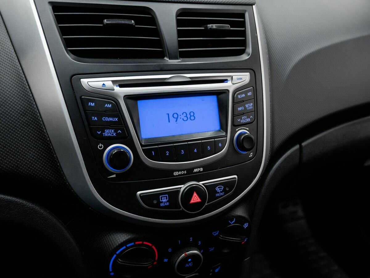 Купить Hyundai Solaris с пробегом. Фото: #18
