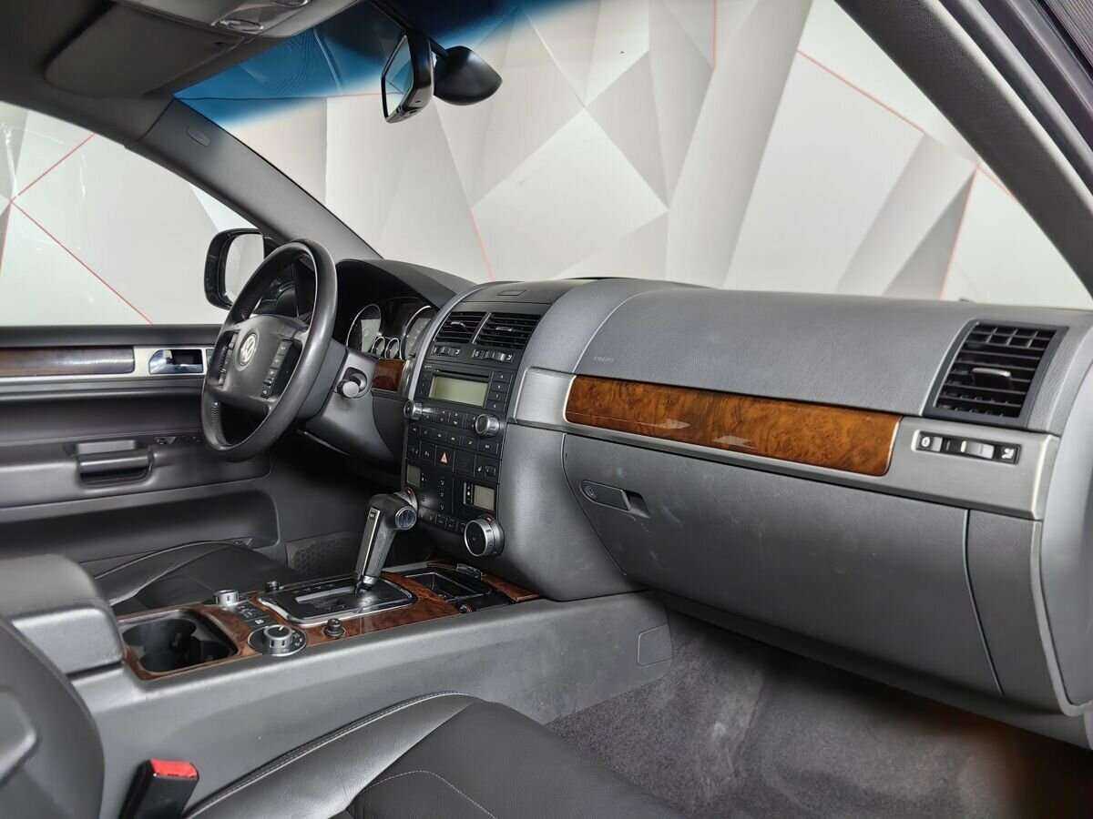 Купить Volkswagen Touareg с пробегом. Фото: #8