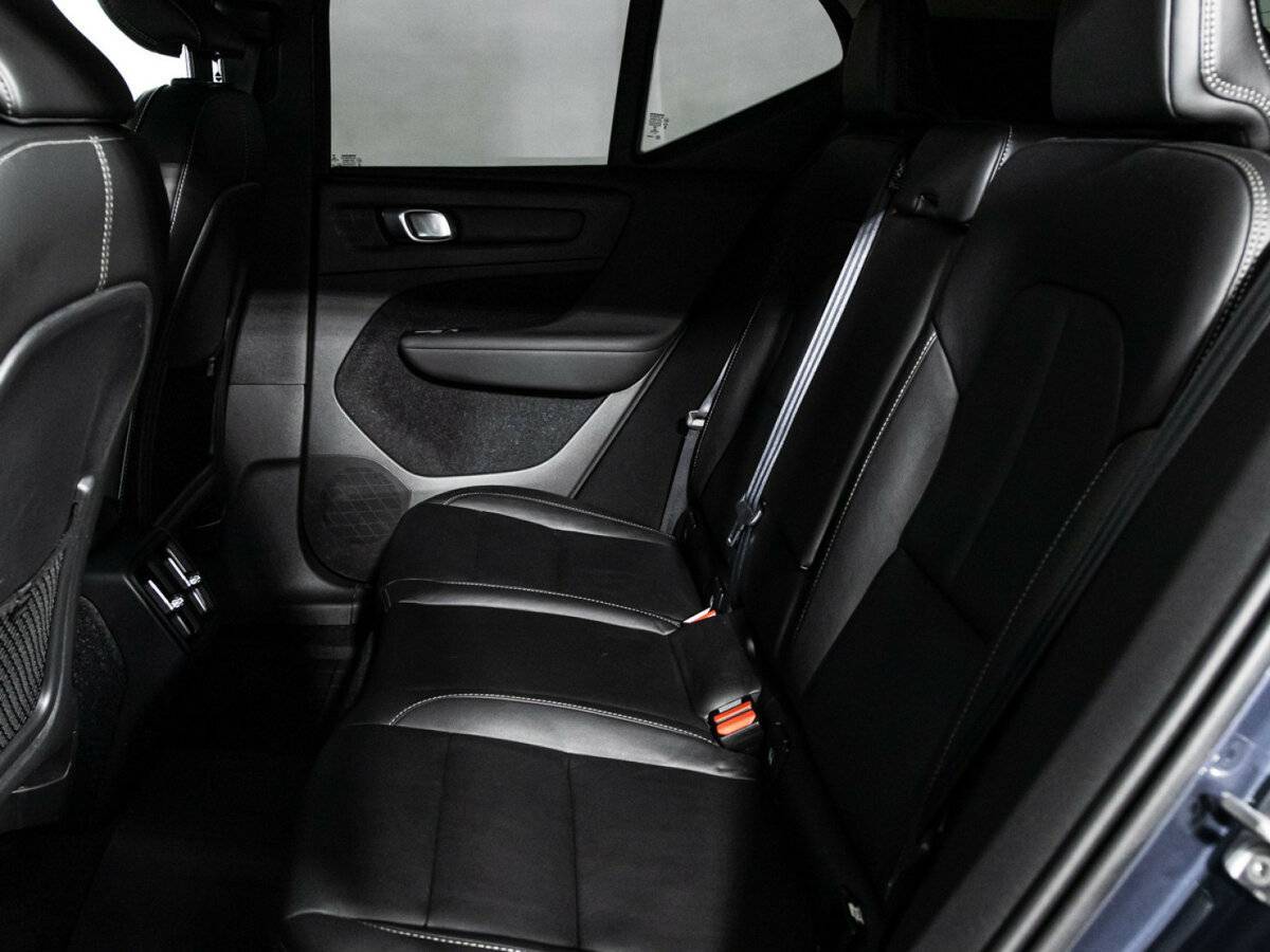 Купить Volvo XC40 с пробегом. Фото: #9
