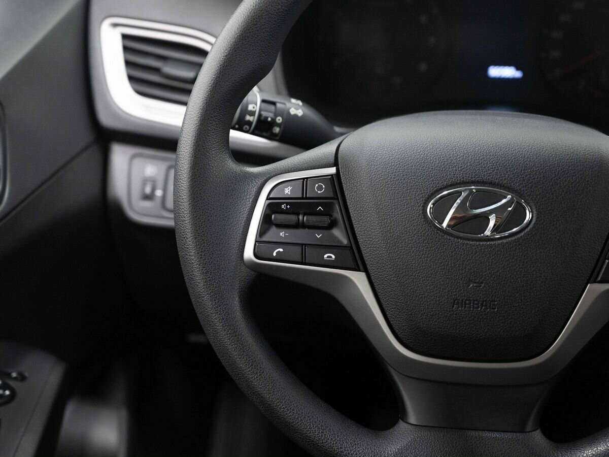 Купить Hyundai Solaris с пробегом. Фото: #14
